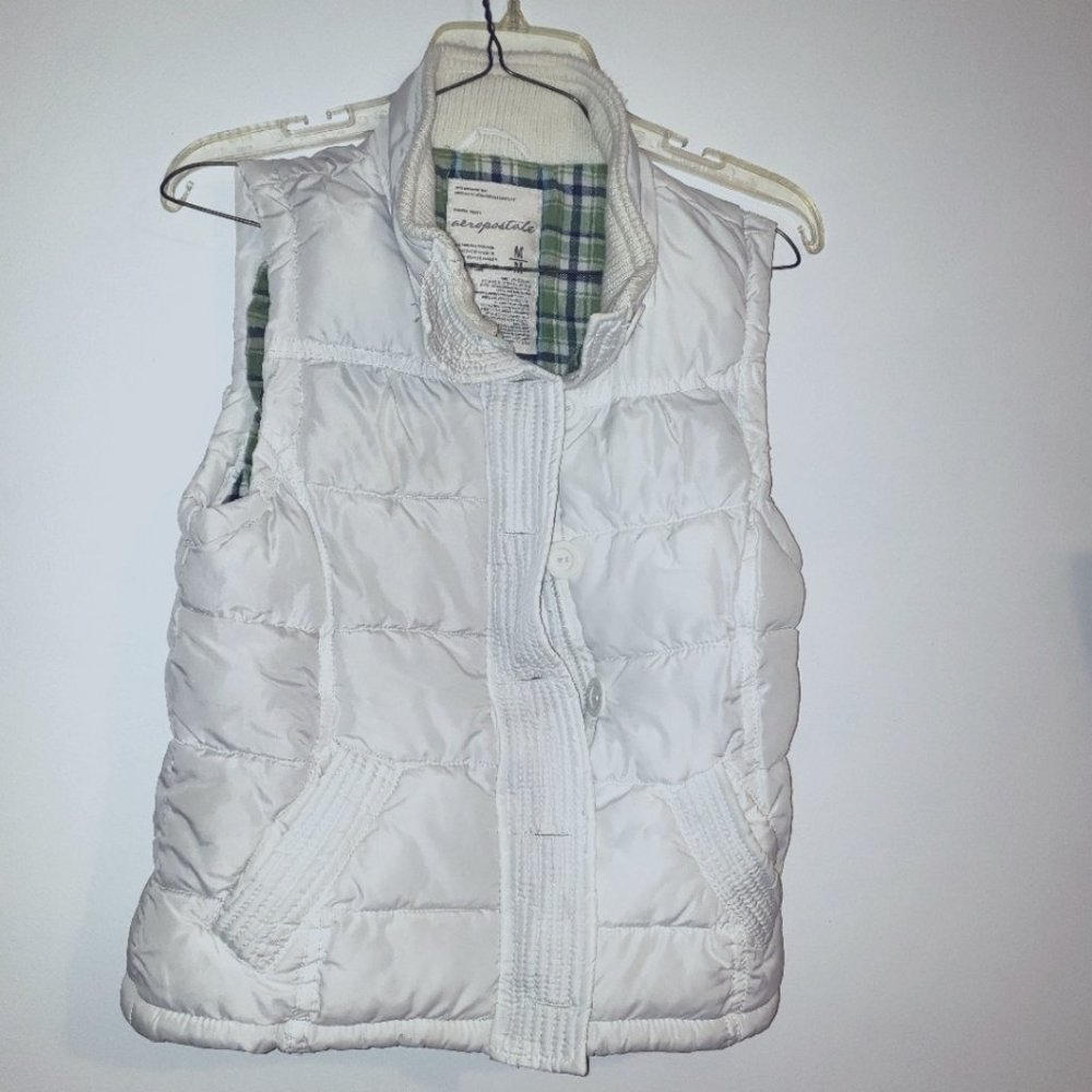 Aeropostale Medium White Puffy Vest